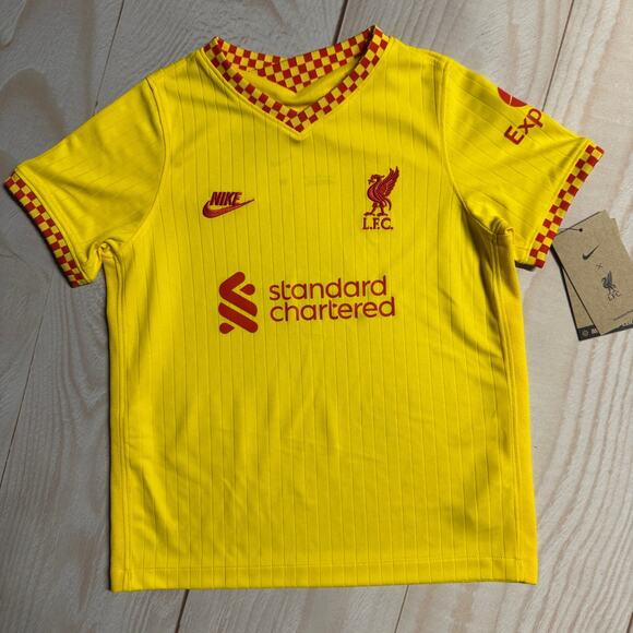 NWT Liverpool Nike 21/22 Away Entire Kit Jersey Shorts Socks Soccer Kids Size M - Picture 3 of 7